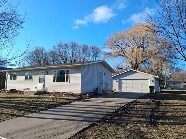 803 11 1/2 Ave SE, Willmar, MN 56201
