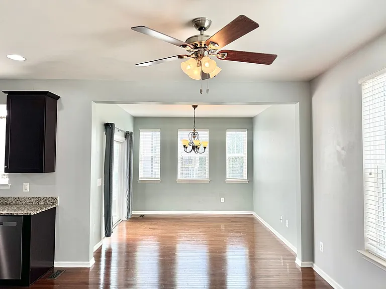7 Coulter Ln — Photo 6