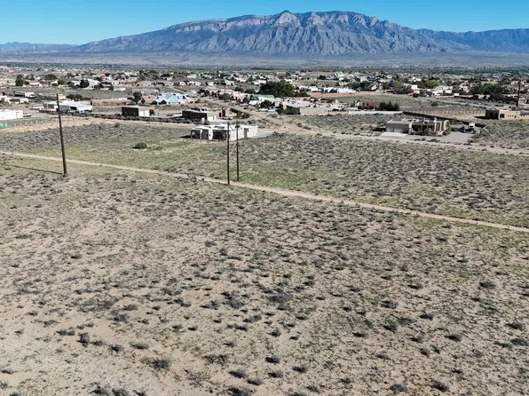 2008-2012 Teak Rd NE, Rio Rancho, NM 87144