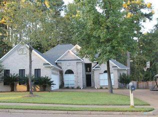 325 Pinewood Ln, Ridgeland, MS 39157