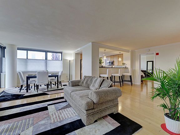 5th image of 700 Grove St APT 3Q