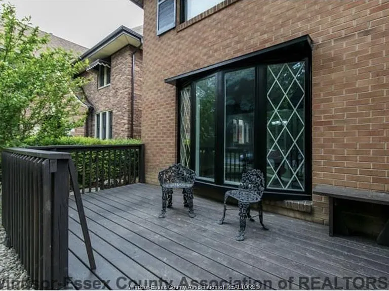 721 Devonshire Rd — Photo 4