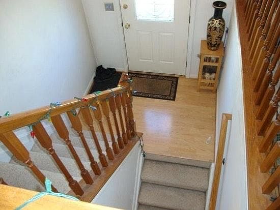 3rd image of 1072 Capitol Ave