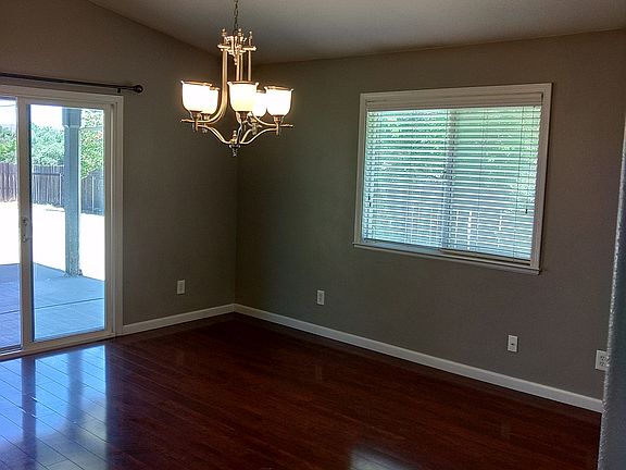 3rd image of 7 Patrick Ct