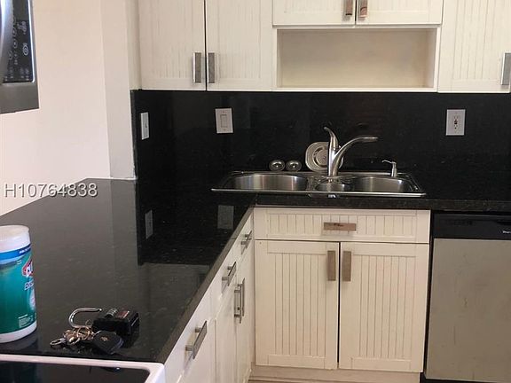 3rd image of 2510 SW 81st Ave APT 105