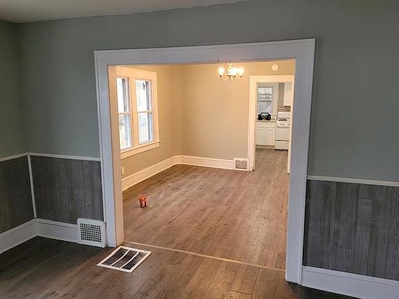 2nd image of 316 1/2 Main St #1