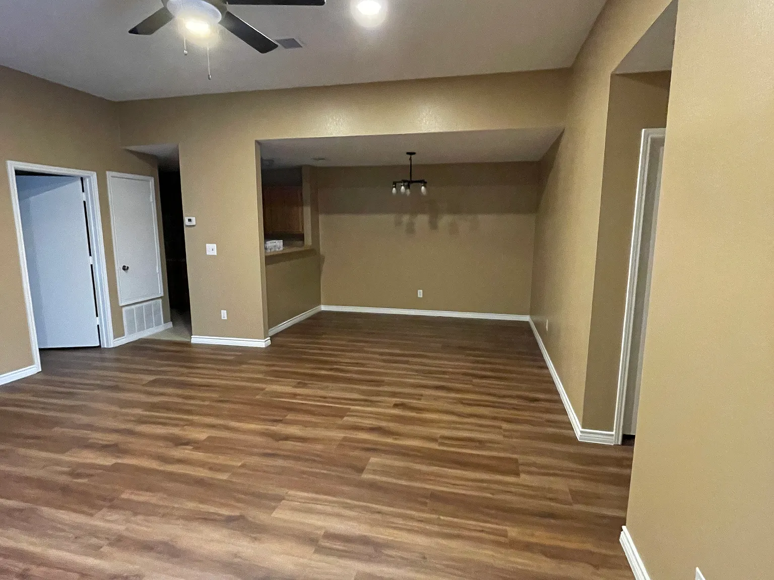 2 bed, 1142 sqft, $2,000 — Photo 4