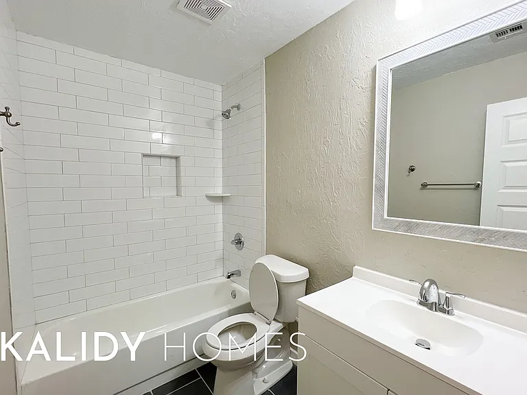 525 NW 171st St — Photo 14