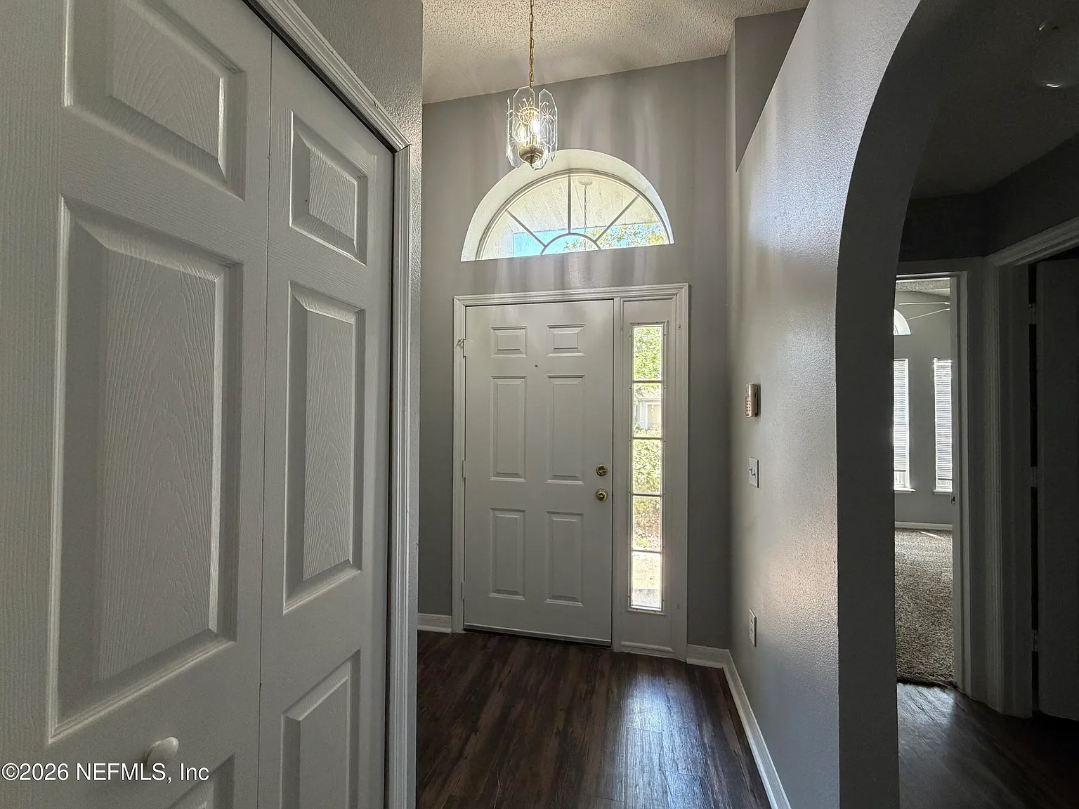 3 bed, 2.0 bath, 1874 sqft, $1,775 — Photo 2