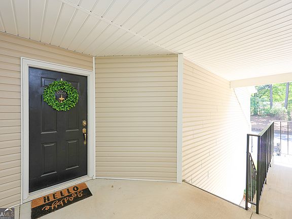 5th image of 823 Ridgefield Dr