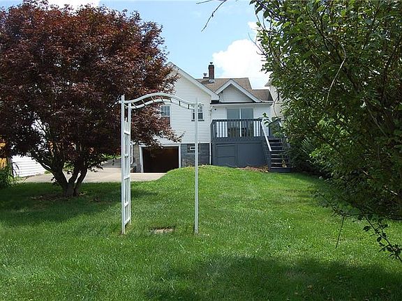 3rd image of 125 Shirley Cir