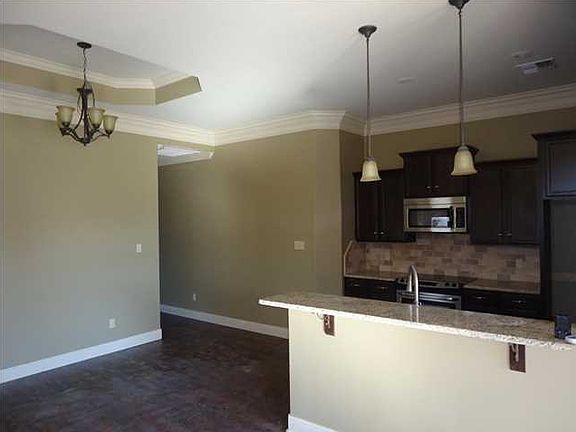 5th image of 104 Niki Ln