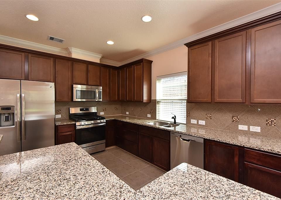 1st image of 39 Wood Drake Pl