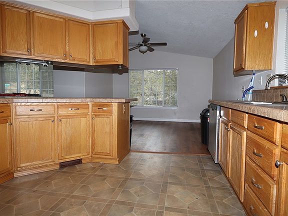 5th image of 3835 Country Club Dr