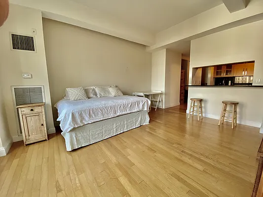 Rented by Compass | media 20