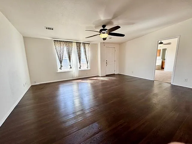 2401 W Covey Ln — Photo 8