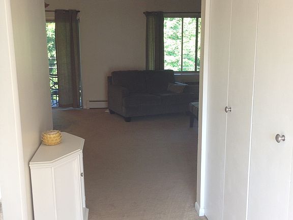 4th image of 15 Barnett Dr Unit 4-G