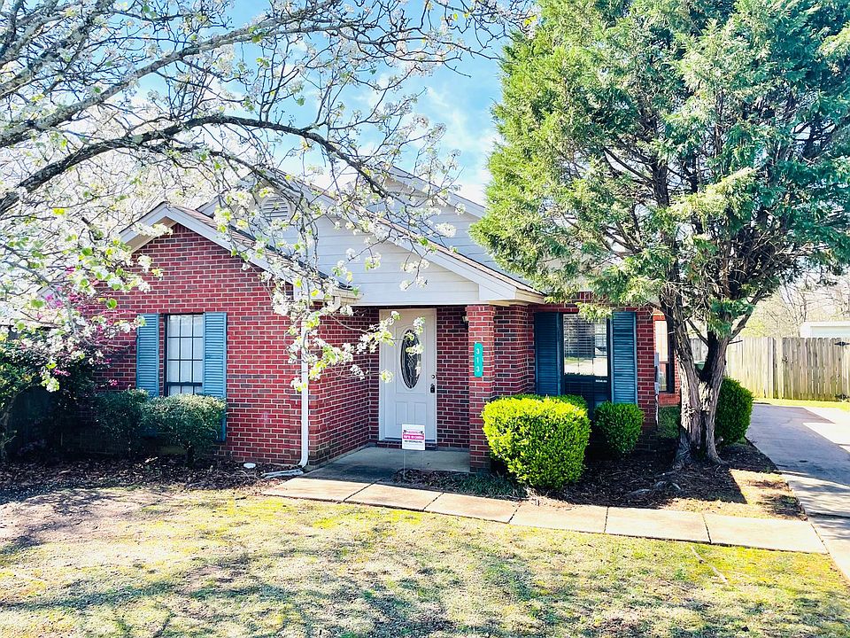 1st image of 313 Brownwood Ct