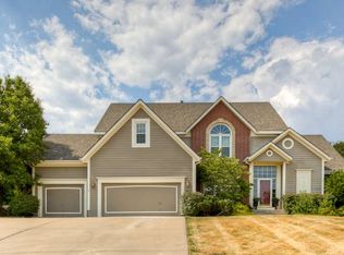 4640 W 137th Ter, Leawood, KS 66224