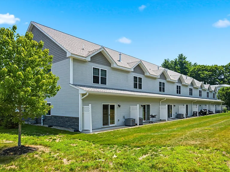 34 Callaway Dr #4 — Photo 16