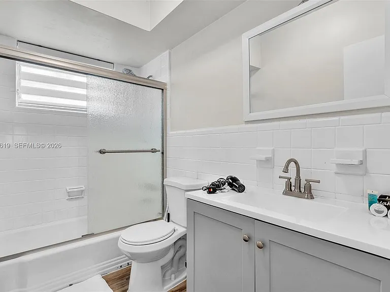 10002 E Bay Harbor Dr #7 — Photo 18