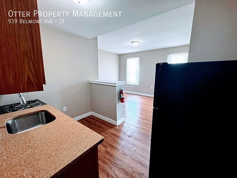939 Belmont Ave #2F — Photo 10