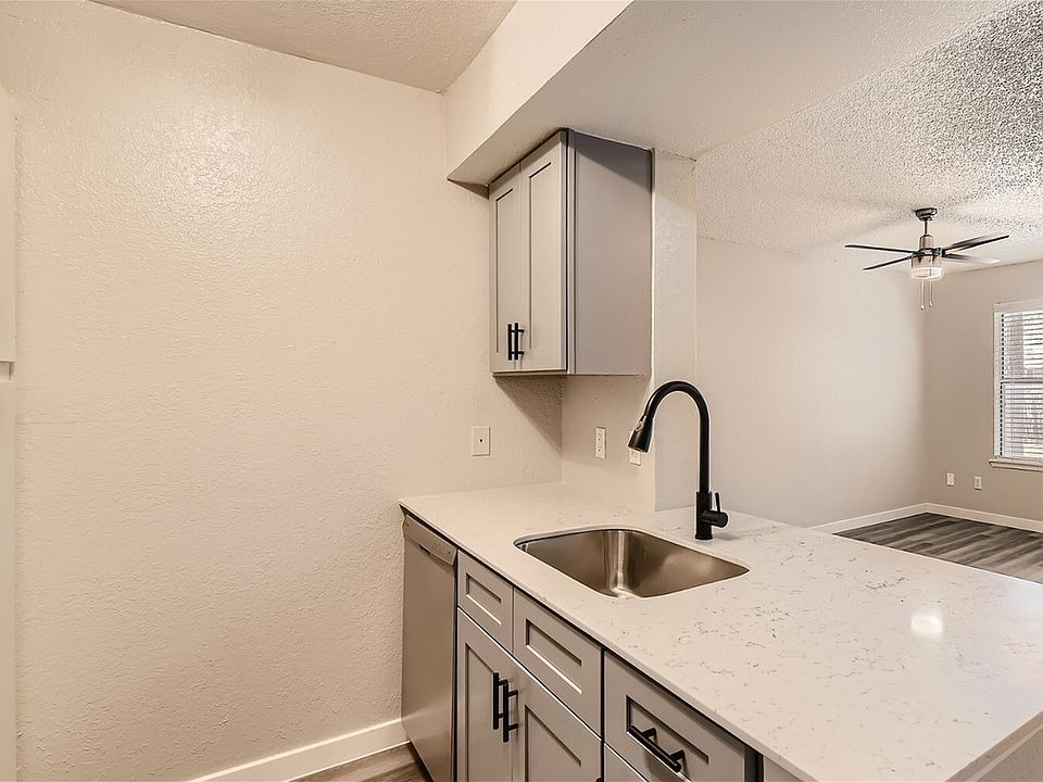 5600 N Beach St #1618 - Web Quality - 005 - 07 Kitchen