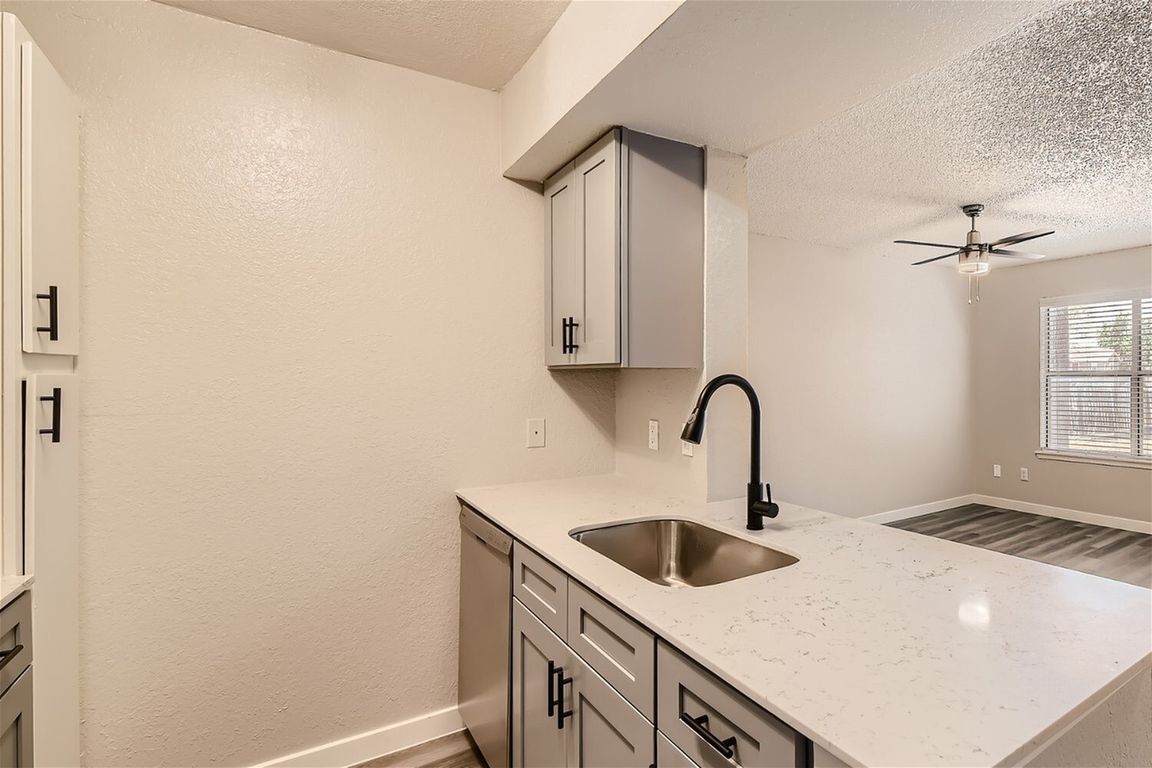 5600 N Beach St #1618 - Web Quality - 005 - 07 Kitchen