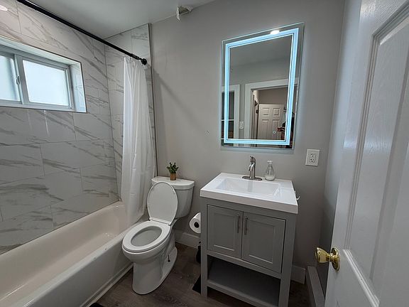 4th image of 711 Harry St APT 1B