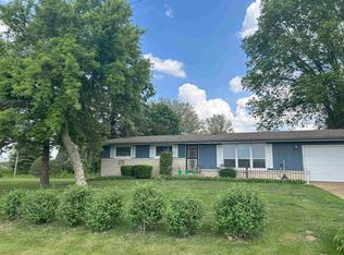 1377 S Bolton Rd, Freeport, IL 61032