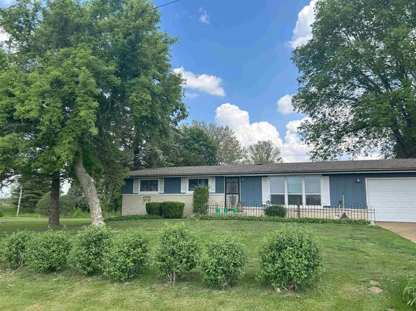 1377 S Bolton Rd, Freeport, IL 61032