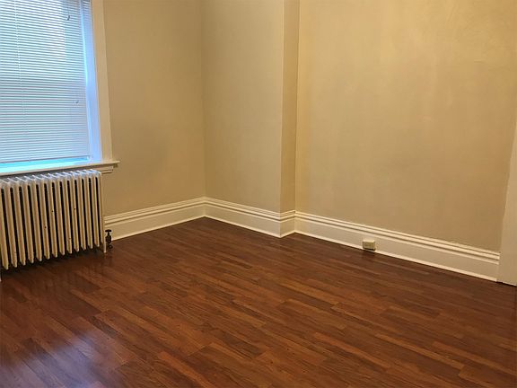 5th image of 5425 Baywood St #10753852
