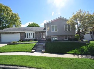 5834 Franklin Ct, Hanover Park, IL 60133