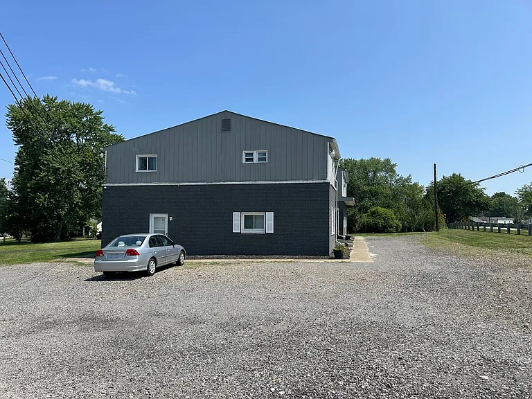 5885 Youngstown Hubbard Rd — Photo 10