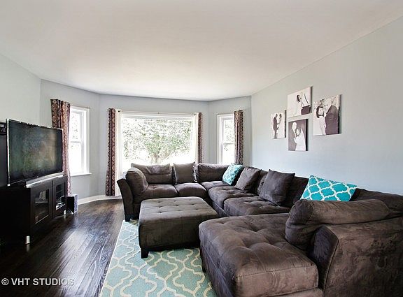 2nd image of 2931 N Neenah Ave