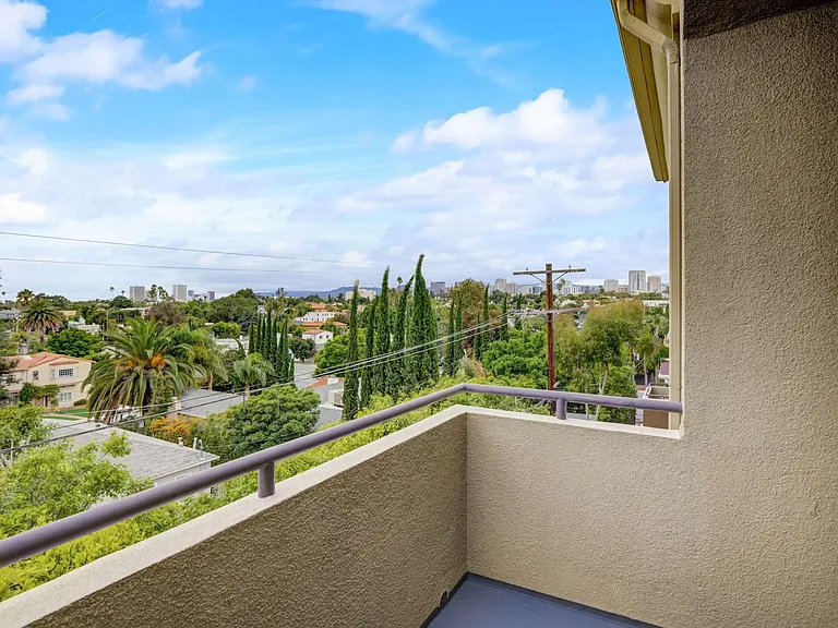 2245 Beverly Glen — Photo 85