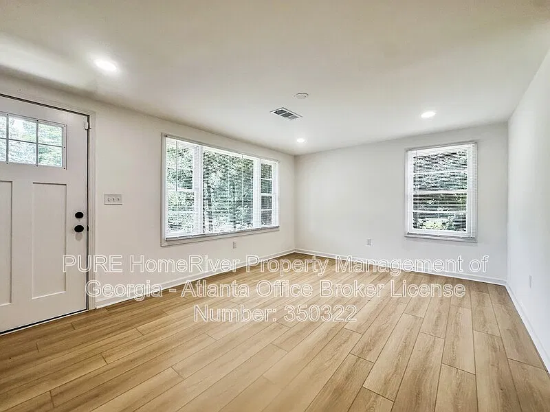 4 bed, 2.0 bath, 1324 sqft, $1,550 — Photo 4