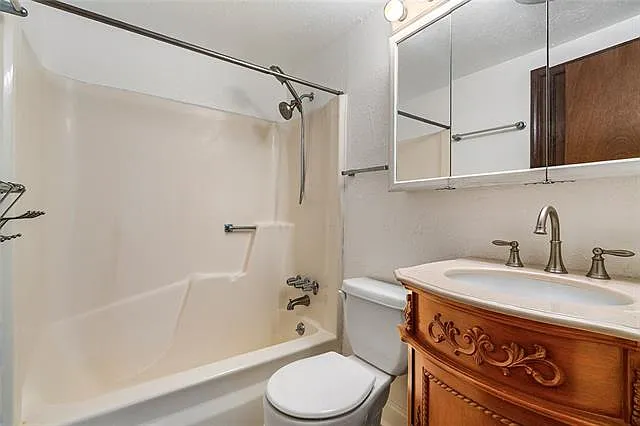 2305 Cleary Ave #214 — Photo 12