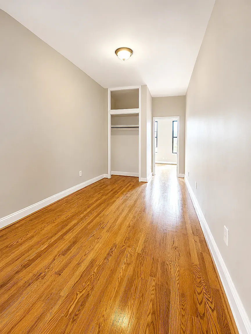 1501 Broadway — Photo 3
