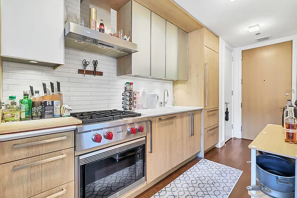 Rented by BARNES New York | media 10