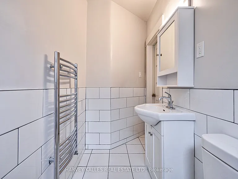1074 Saint Clair Ave W #4 — Photo 23