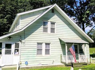 8 Cape Ave, Ellenville, NY 12428