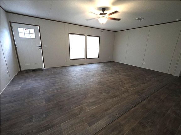 3rd image of 27302 Lakeview Ln
