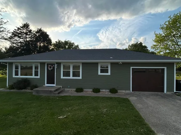 6827 S Silver Dr, Fulton, MO 65251