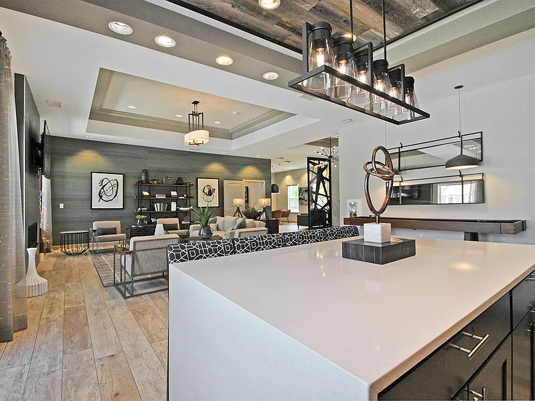 Midtown Pointe Apartments — Photo 30