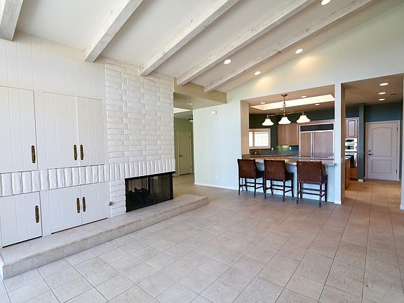 3rd image of 616 Hillside Dr