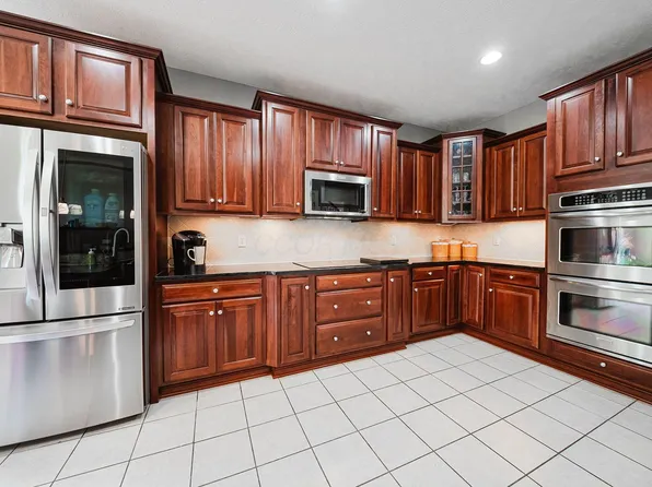 318 Trace Dr, Delaware, OH 43015
