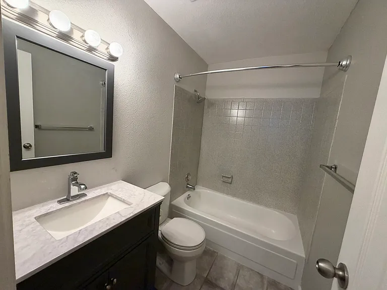 1150 Golden Cir #111 — Photo 8