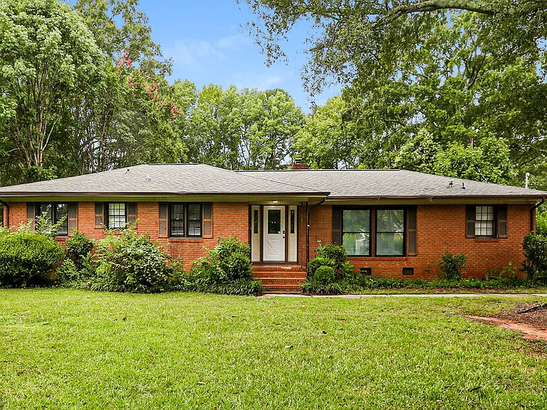 758 Denning Pl — Photo 1