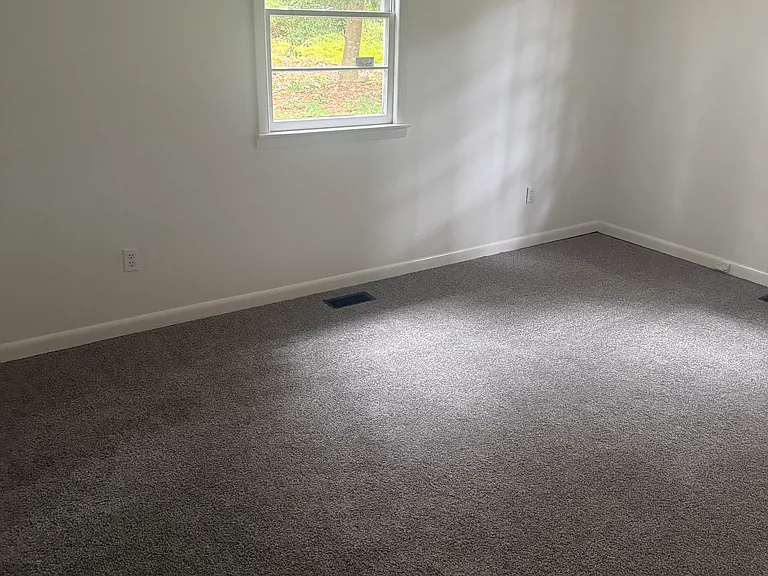 113 Oates Dr — Photo 11